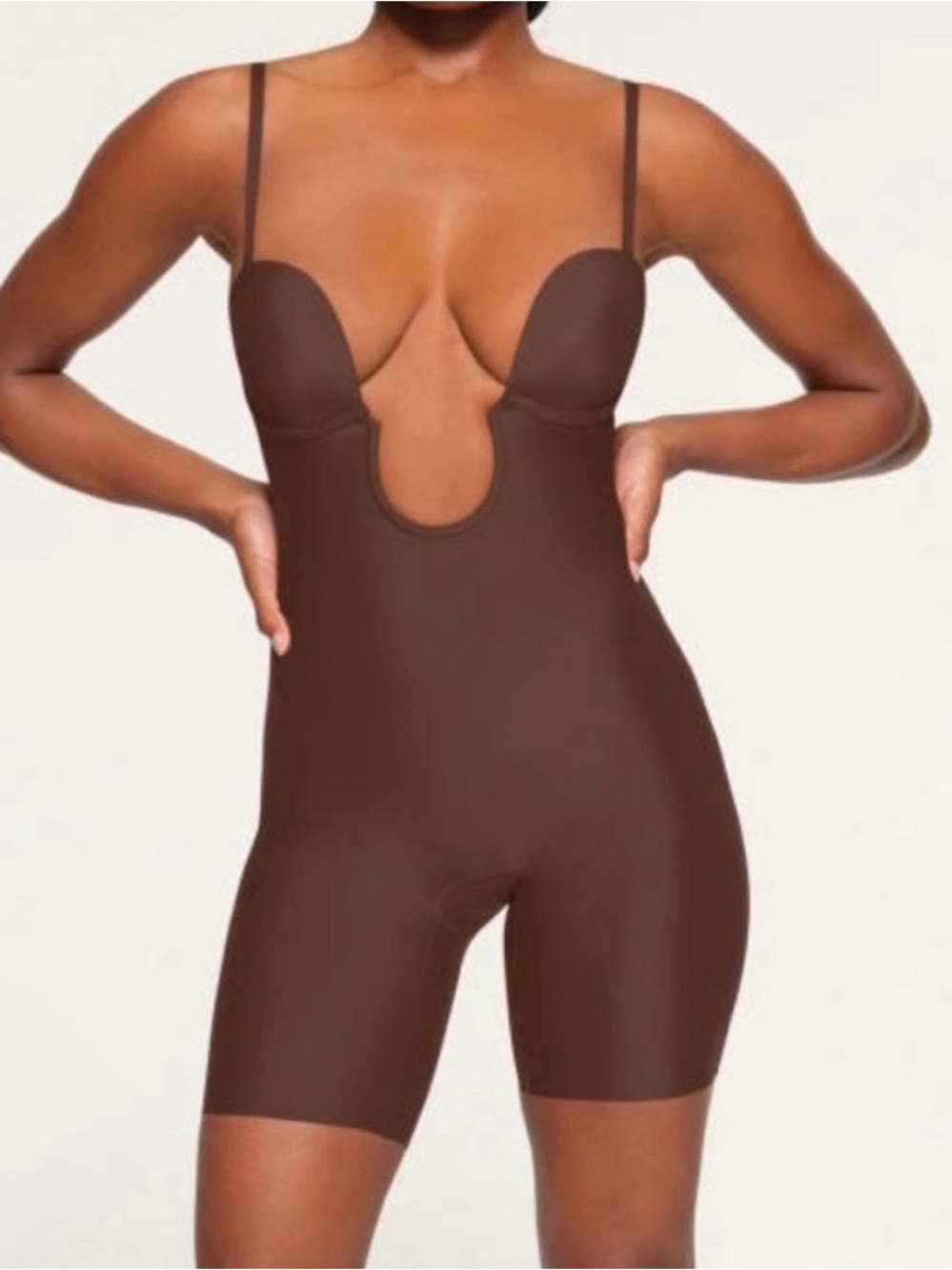 SKIMS Deep U Plunge Sculpting Bodysuit - Chocolate Brown